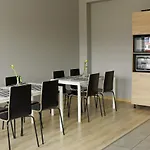 Helios بيت شباب Września
